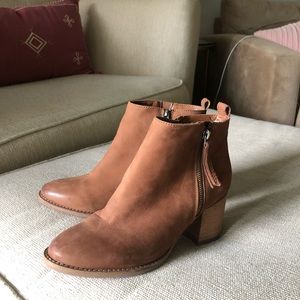 NEW Blondo waterproof camel booties
